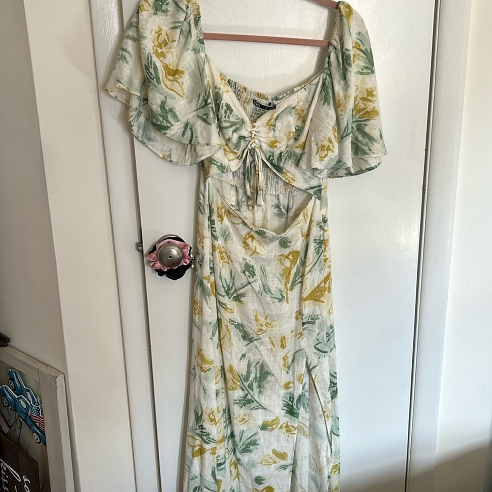 ZARA CUTOUT flowered 🌸 MAXI DRESS small